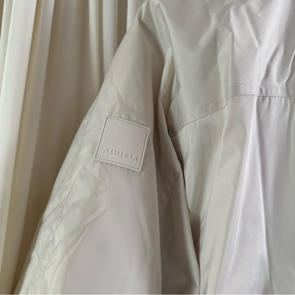 Athleta Sateen Bomber Puffer Jacket Cream Women Medium Tall Oversized Athleisure - Picture 8 of 8